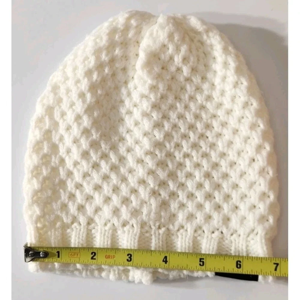 Tahari Knit Beanie‎ Womens One Size White Cozy Winter Hat Ski Tobogan Preppy